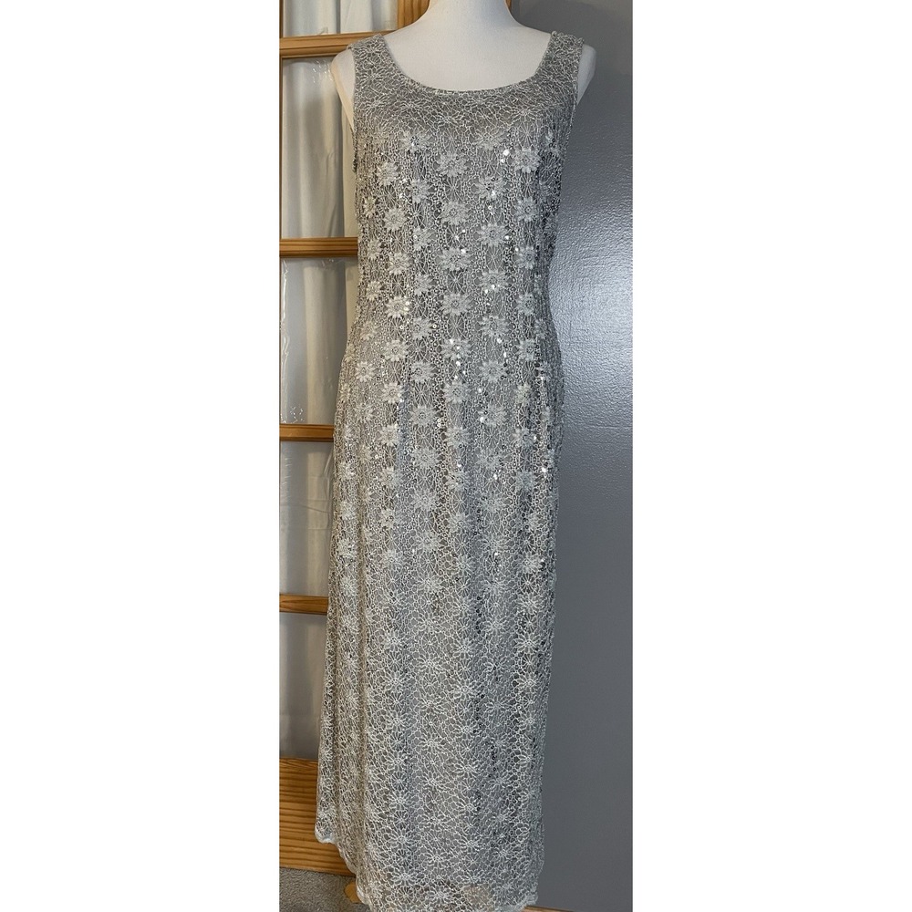 R&M Collection Floral Lace Gown Sz 8 Sequined Gray Scallop Hem Wedding Cocktail